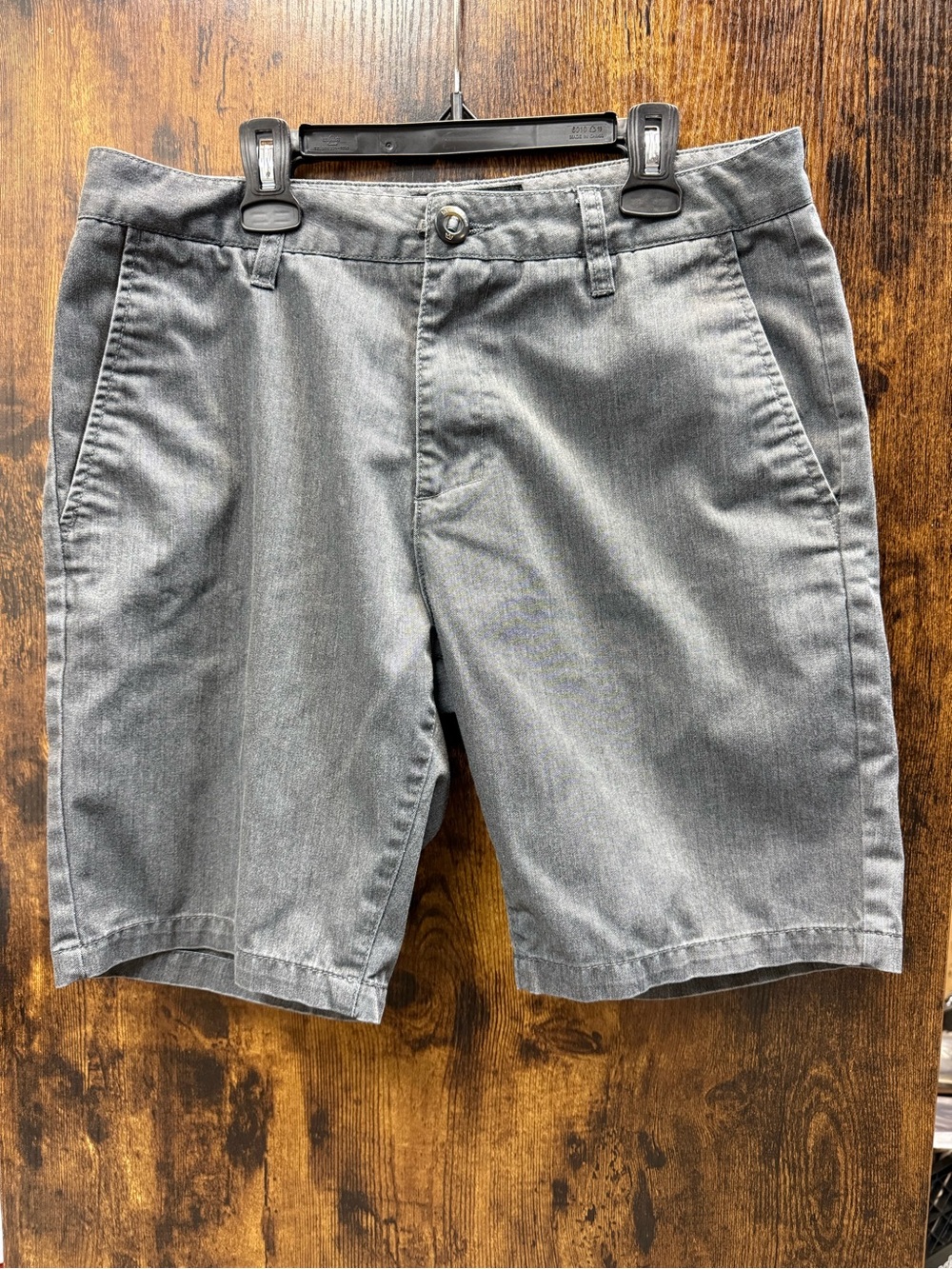 Men's Flat Front Gray Shorts - Tailored Everyday Style